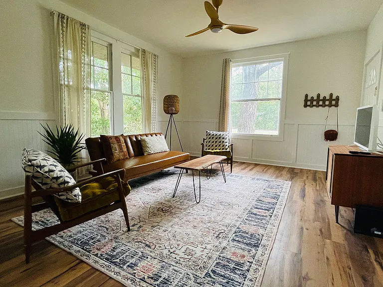 5018 Hyde Ave — Photo 3