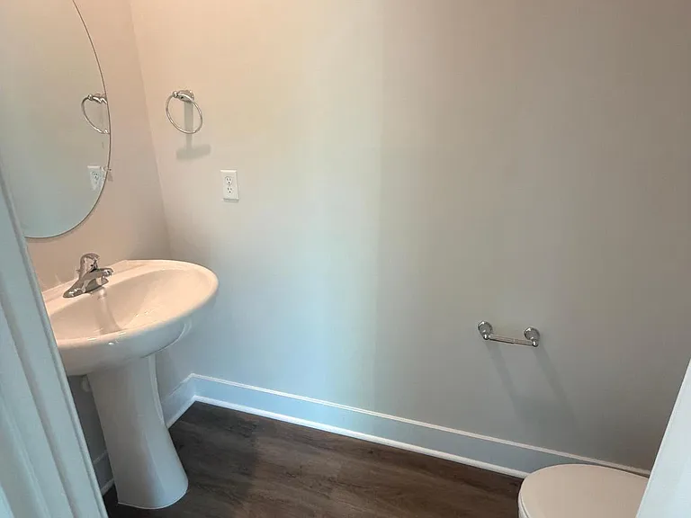 480 Sophie St — Photo 6