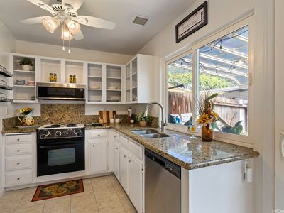 1058 Awawamalu St APT C, Honolulu, HI, 96825