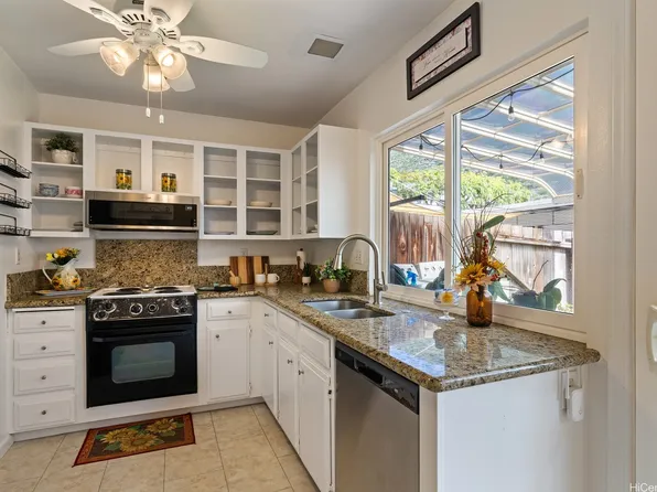 1058 Awawamalu St APT C, Honolulu, HI 96825