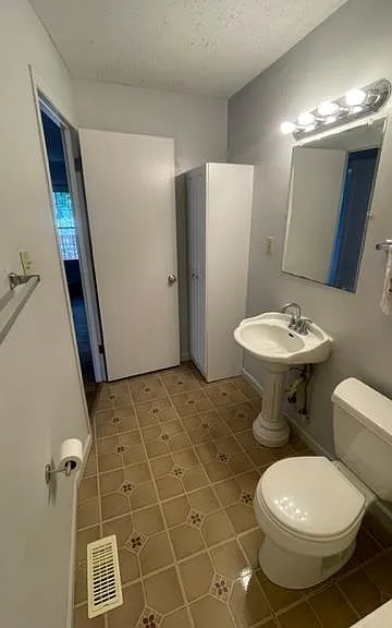455 East Dr — Photo 23
