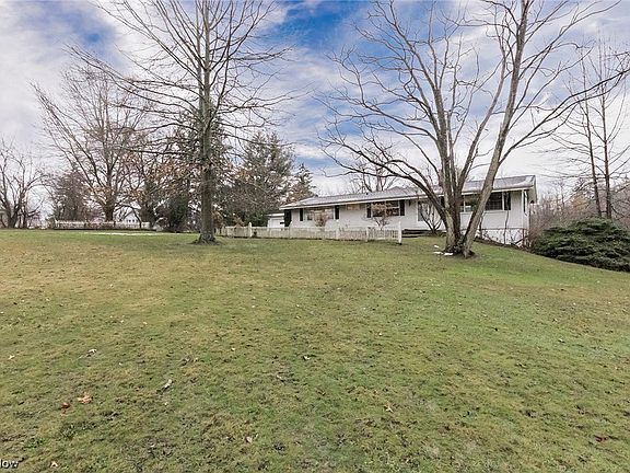 2nd image of 13941 Sweetbriar Ln