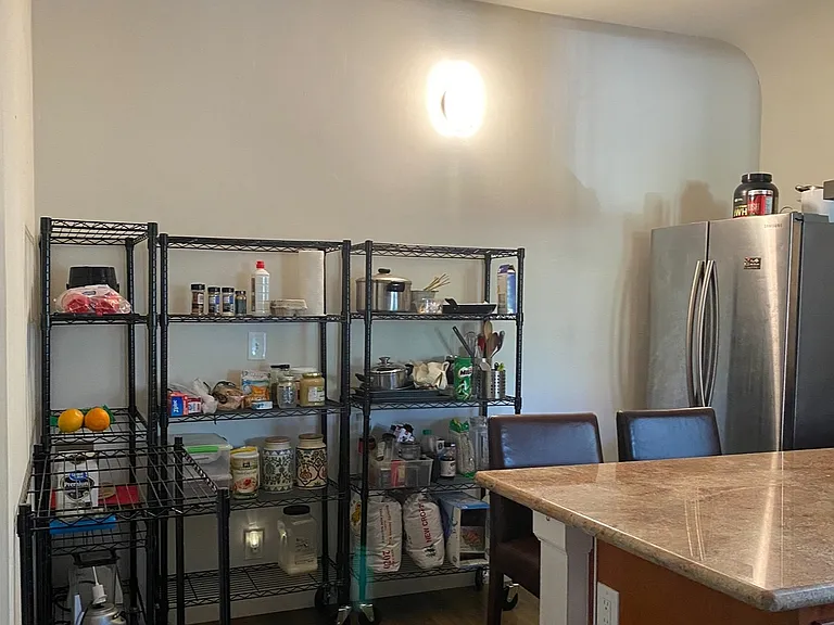 2702 Kenwood Ave #3 — Photo 6