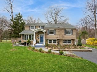 12 Hobe St, West Nyack, NY 10994
