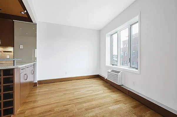Sold by Avenue Sotheby's International Realty | media 8