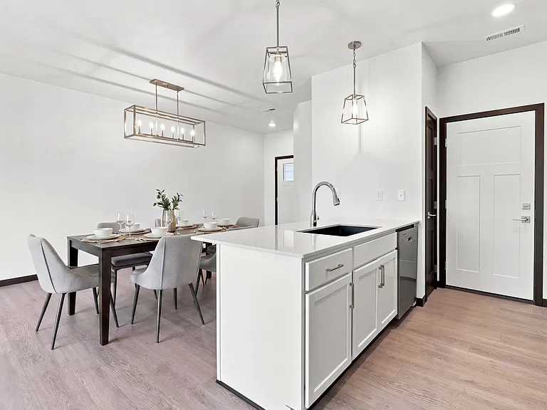 1263 N Marion Rd #3 — Photo 3