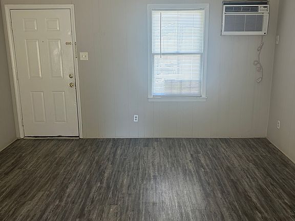 4th image of 1105 Calhoun St