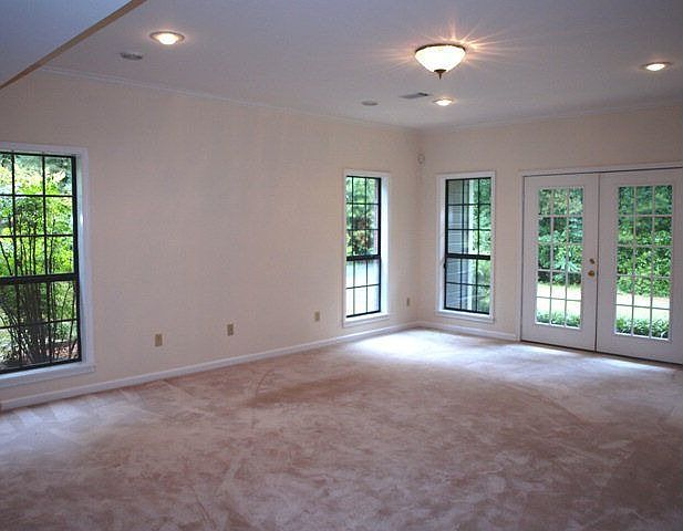 1st image of 216 Woodland Hills Dr
