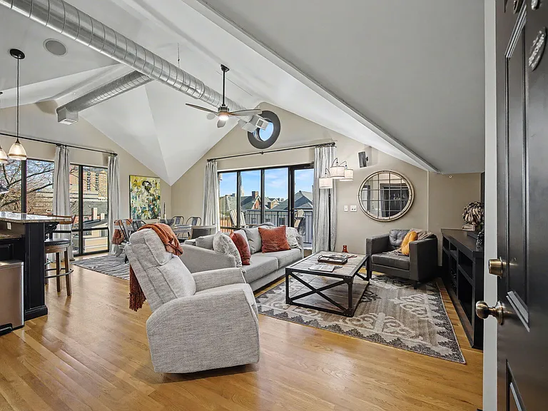 261 S Limestone St #304 — Photo 7