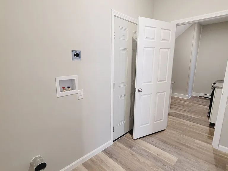 1114 Bedford Ave — Photo 4