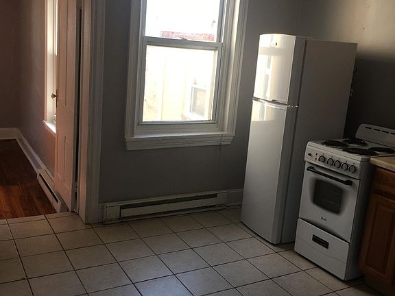 3rd image of 2341 E York St Floor 2