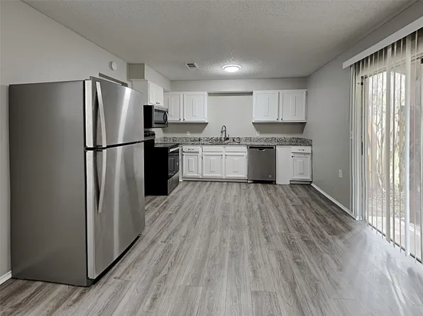 3027 Baskin Dr, Lancaster, TX 75134