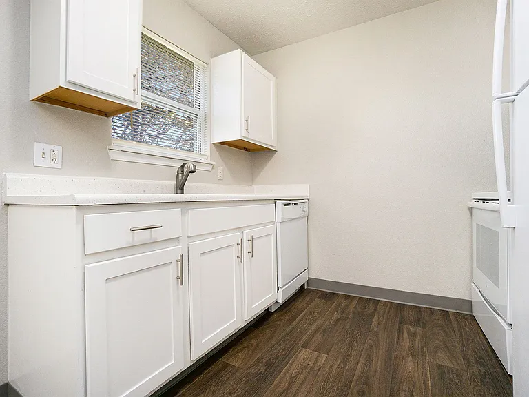 The Vista Apartments and Townhomes — Photo 20
