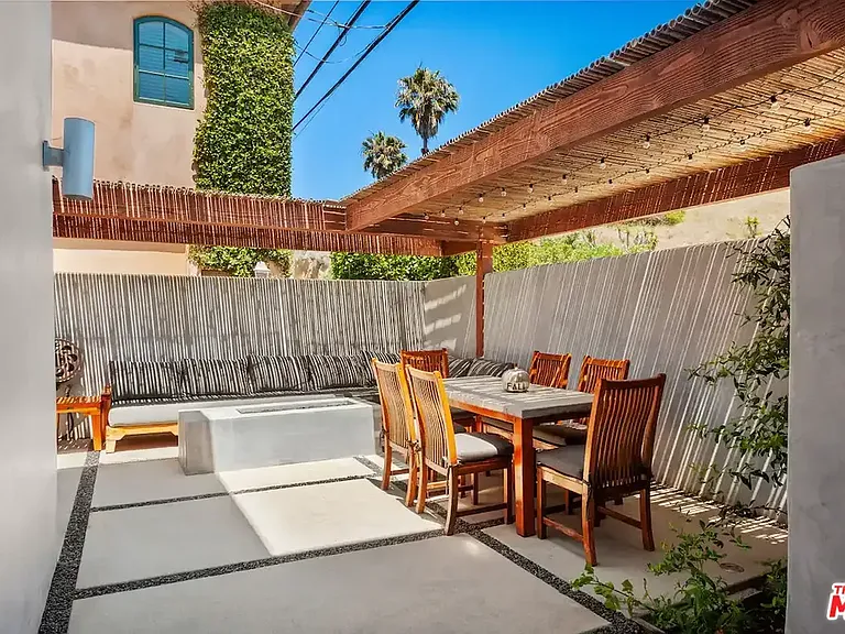 24608 Malibu Rd — Photo 29
