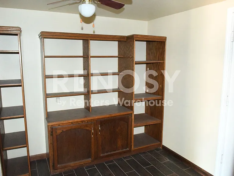 325 W Highland Ave — Photo 27