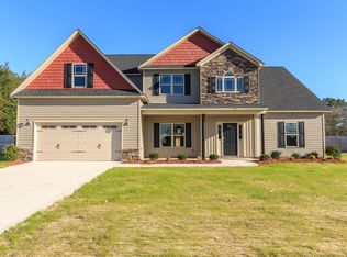 127 High Leaf Dr, Raeford, NC 28376