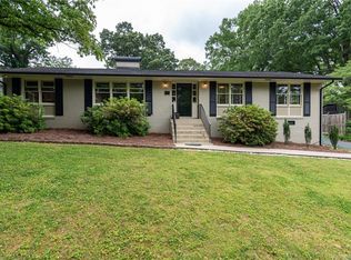 1039 6th Ave NW, Hickory, NC 28601