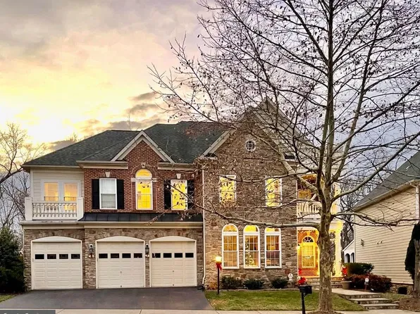 43768 Riverpoint Dr, Leesburg, VA 20176