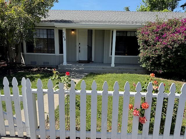 1st image of 749 San Carlos Ct