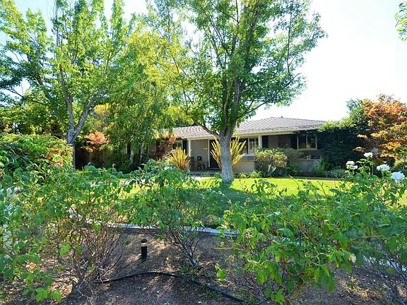 4th image of 15963 Cherry Blossom Ln