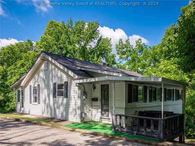 2733 3rd Ave, Nitro, WV, 25143