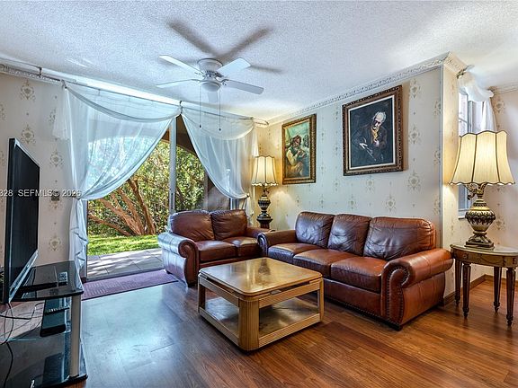 5th image of 19601 E Country Club Dr #7102