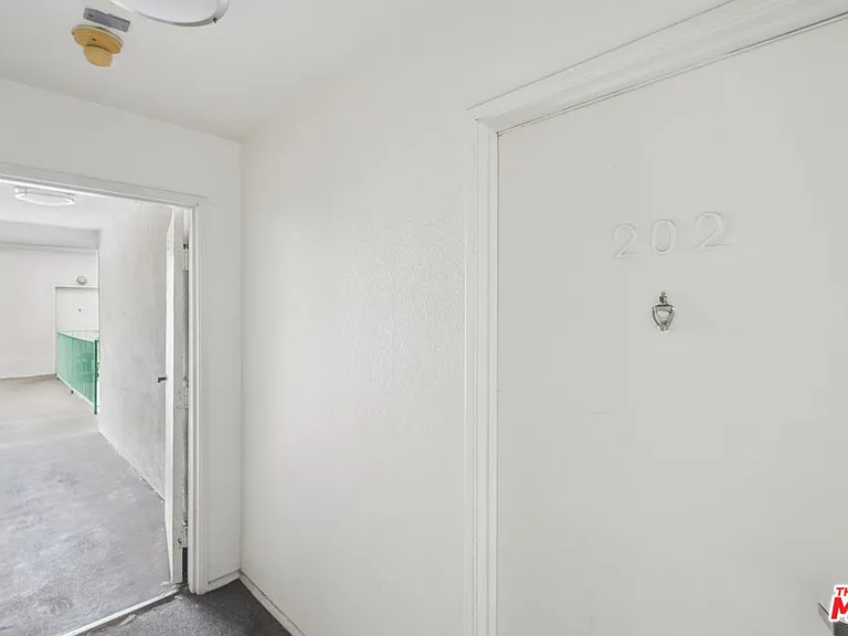 870 Crenshaw Blvd #202 — Photo 19