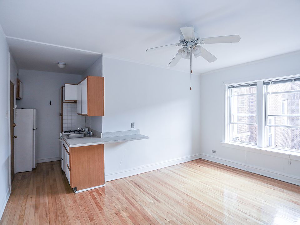 1st image of 656 W Oakdale Ave APT 3B