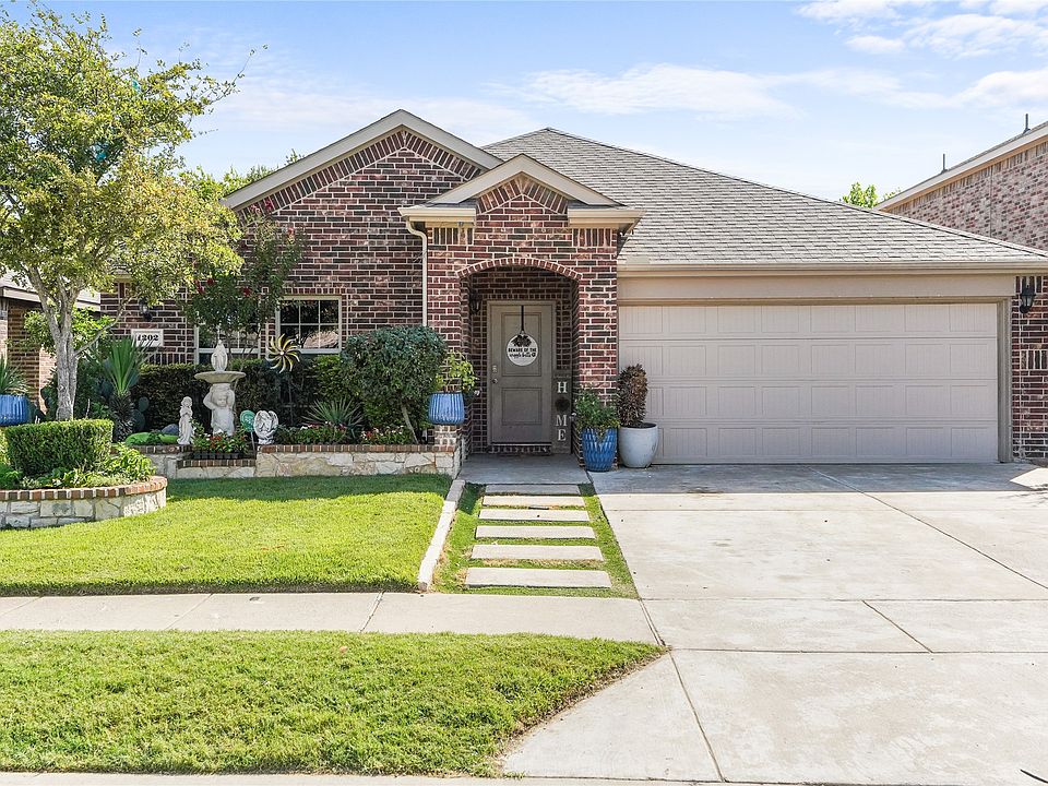1st image of 1202 Bronze Ln