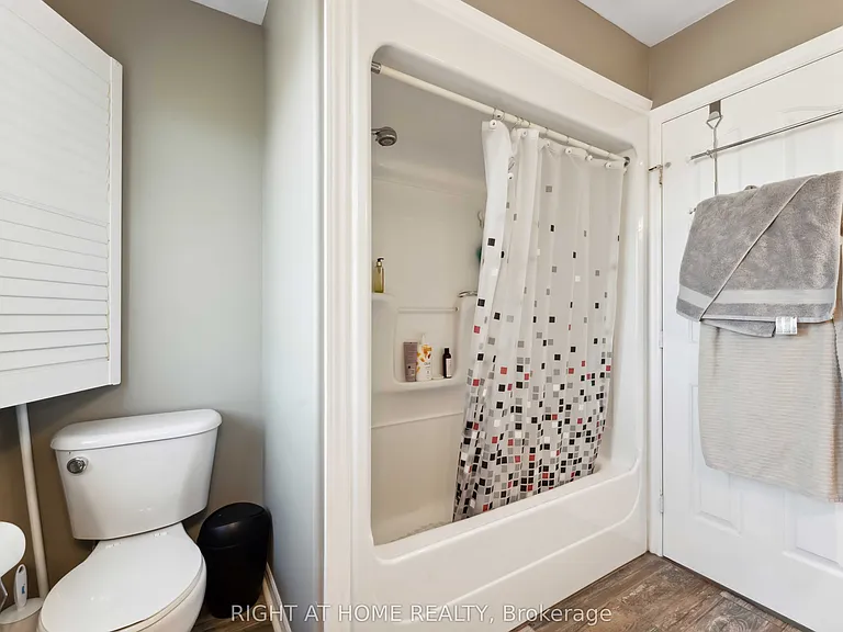115 Woliston Cres — Photo 17