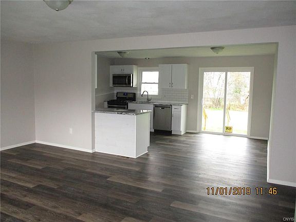 5th image of 70 Brown St