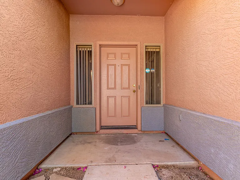 7927 W Mohave St — Photo 2