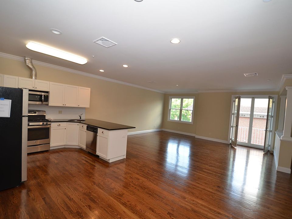 1st image of 37 Glenmare Mews #37