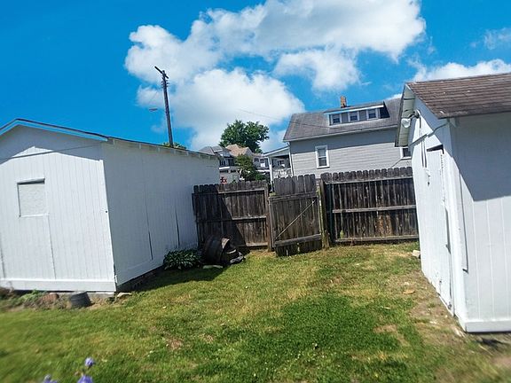 4th image of 411 Clinton Ave