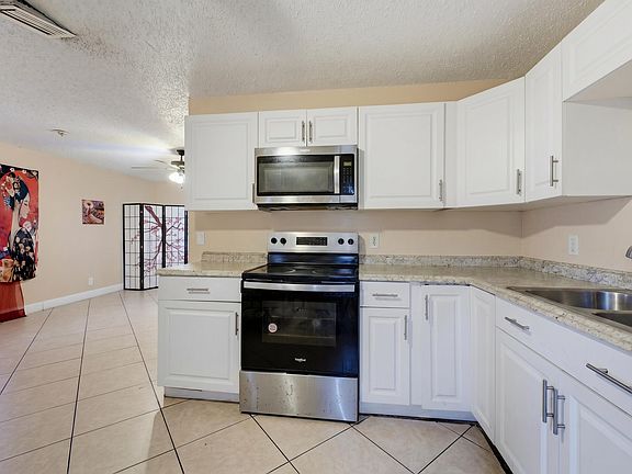 3rd image of 1525 W 17th Street
