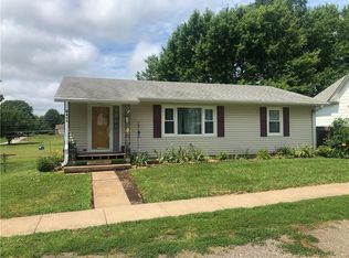 404 N 3rd St, Savannah, MO 64485