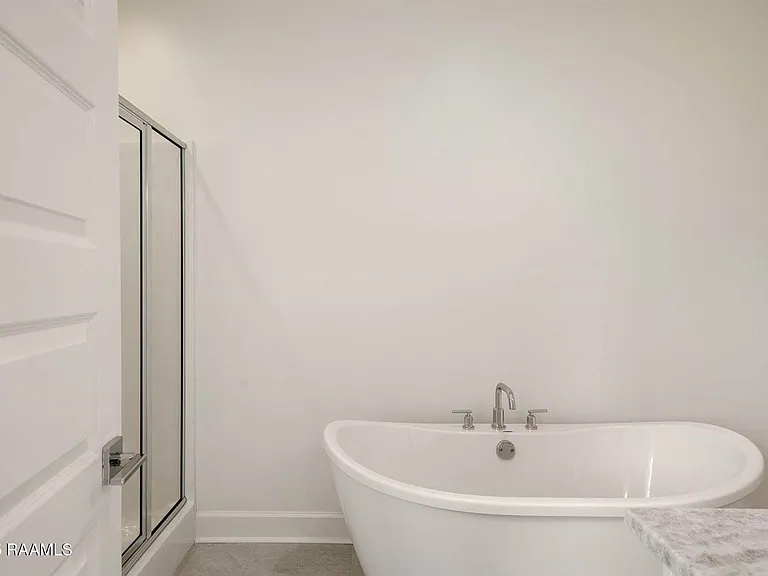 1510 Kaliste Saloom Rd #201 — Photo 13