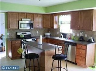 630 W Pine St, Leesport, PA 19533