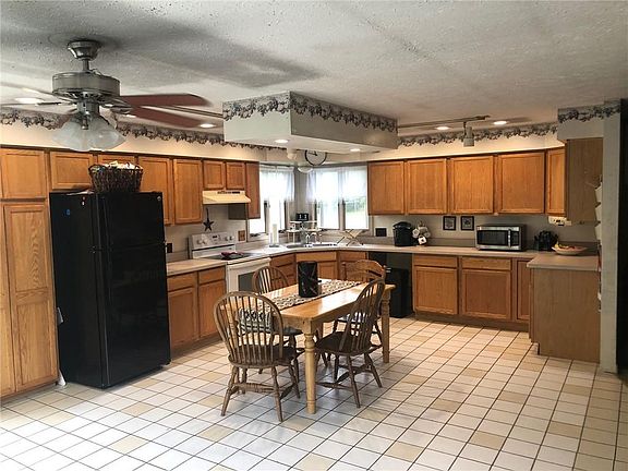 4th image of 213 Buffalo St