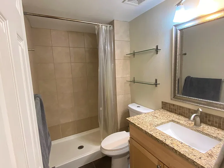 700 N Washington St — Photo 18