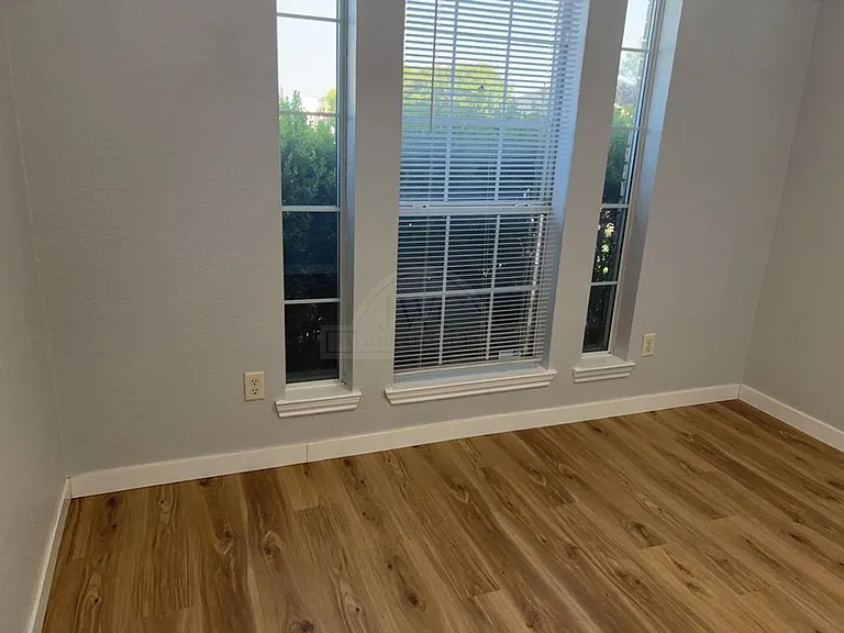 4406 Barrington Trl — Photo 13