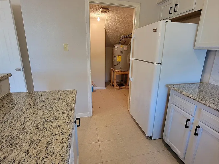 2139 Shiveley Cir — Photo 13