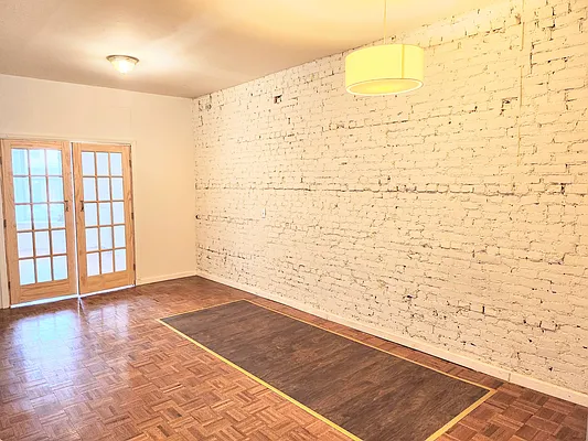 Rented by Virtual Real Estate | media 10