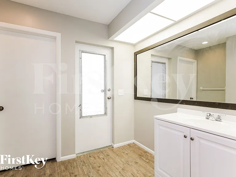 603 Wildwood Pkwy — Photo 10
