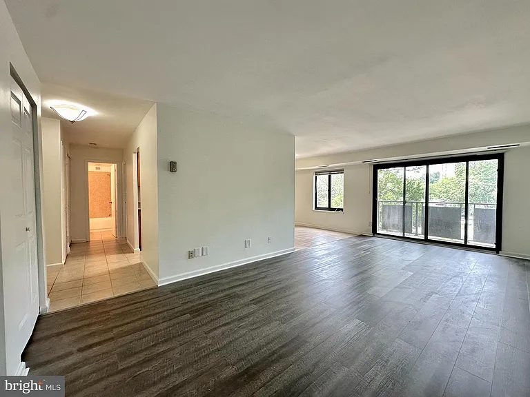 3101 S Manchester St #308 — Photo 6