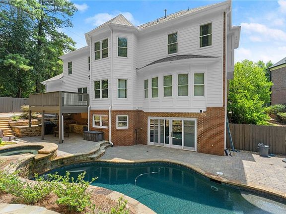2nd image of 3173 Hamlet Way