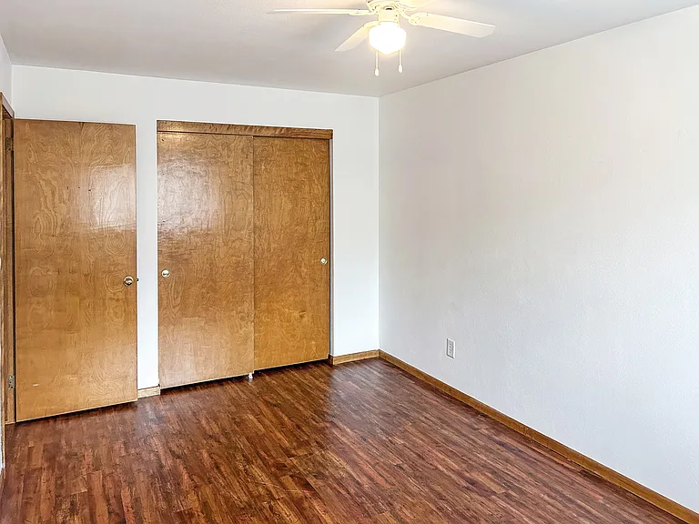 Carroll Court Apartments — Photo 41