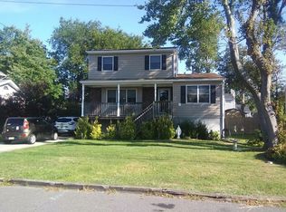 172 Pinewood Rd, Toms River, NJ 08753