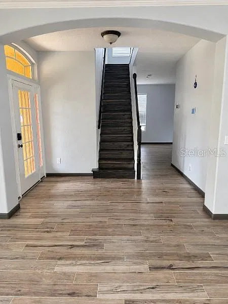4 bed, 2.5 bath, 2472 sqft, $2,995 — Photo 2