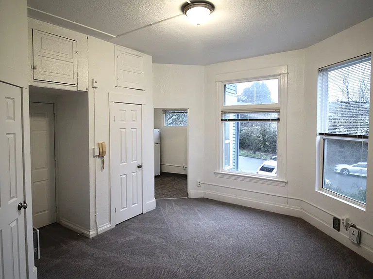 Camdon - 1 Bedroom - Central District - Vintage Charm — Photo 2